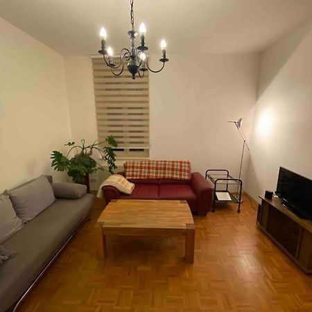 Schone Altbauwohnung Mit Grun In Ruhiger Lage Lipsko Exteriér fotografie