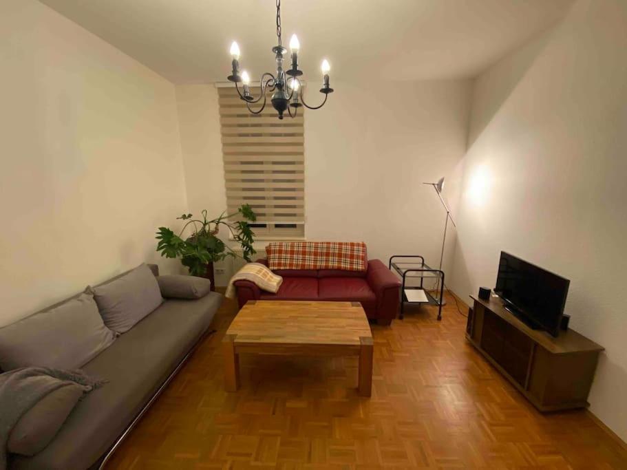 Schone Altbauwohnung Mit Grun In Ruhiger Lage Lipsko Exteriér fotografie